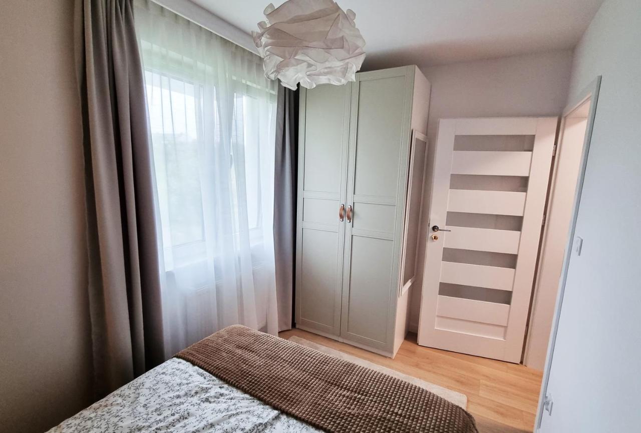 Apartament Mlody Gdansk - Bezplatny Parking, Mocne Wifi, Dobre Polaczenie Z Lotniskiem מראה חיצוני תמונה